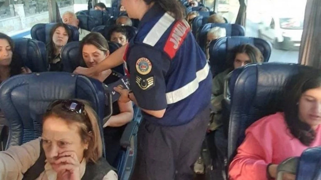 Otobüs yolcularına KADES tanıtıldı