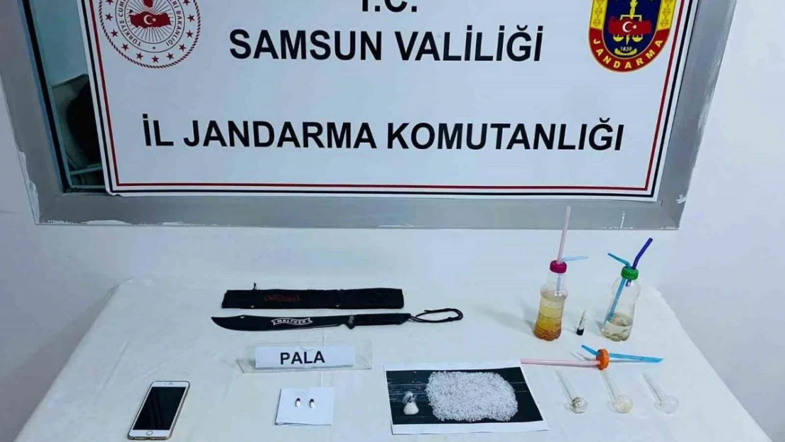 Otobüsle uyuşturucu taşırken jandarmaya yakalandı