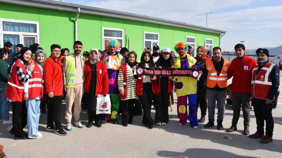 (Özel) Depremin 1. Yıl dönümünde Siverekli STK'lar Adıyamanlı Depremzedeleri unutmadı