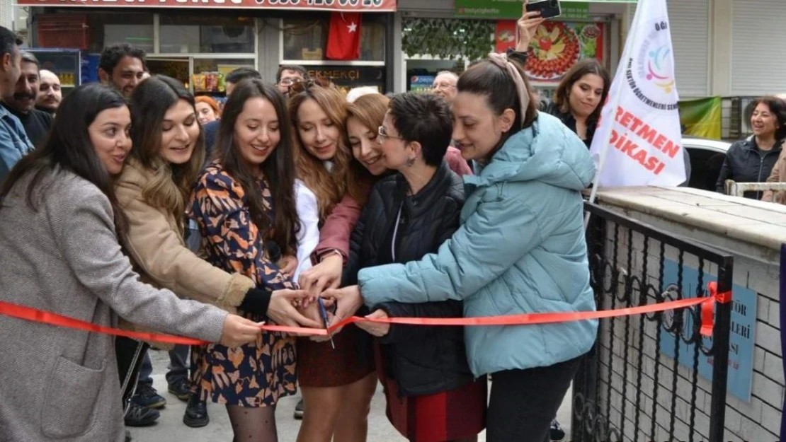 Özel sektör öğretmenlerinden İzmir'de yeni başlangıç