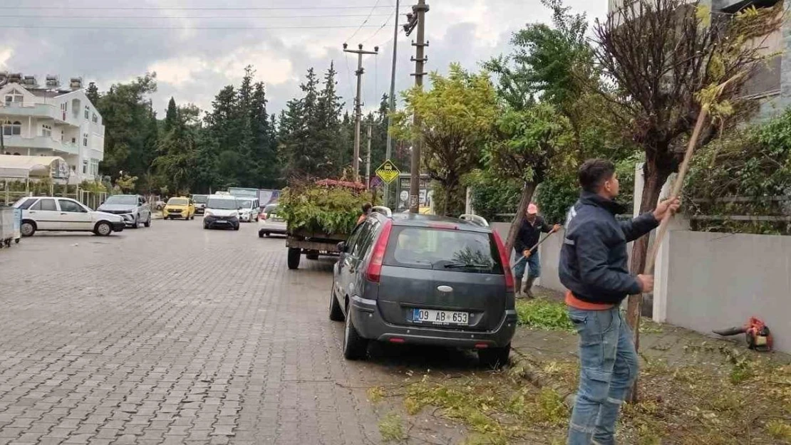 Park ve bahçeler Marmaris'in çehresini değiştiriyor