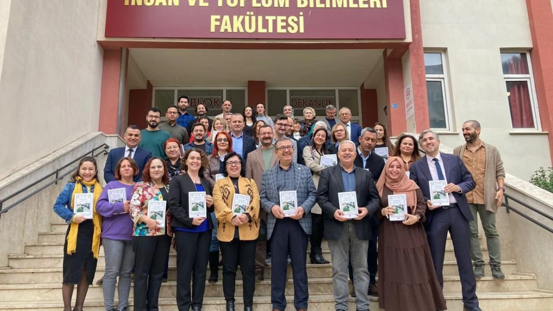 PAÜ İnsan ve Toplum Bilimleri Fakültesi kendi tarihini yazdı