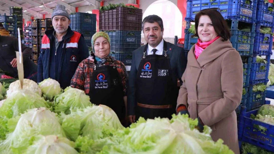 Pazar yeri modern pazarcılar şık oldu