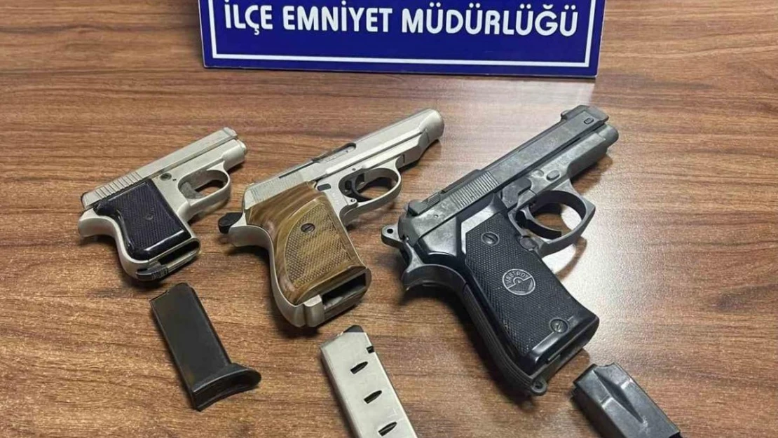 Polis ekipleri 3 adet silah ele geçirdi