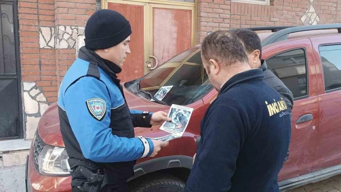 Polis ekipleri vatandaşlara hırsızlıklar hakkında bilgilendirme broşürü dağıttı