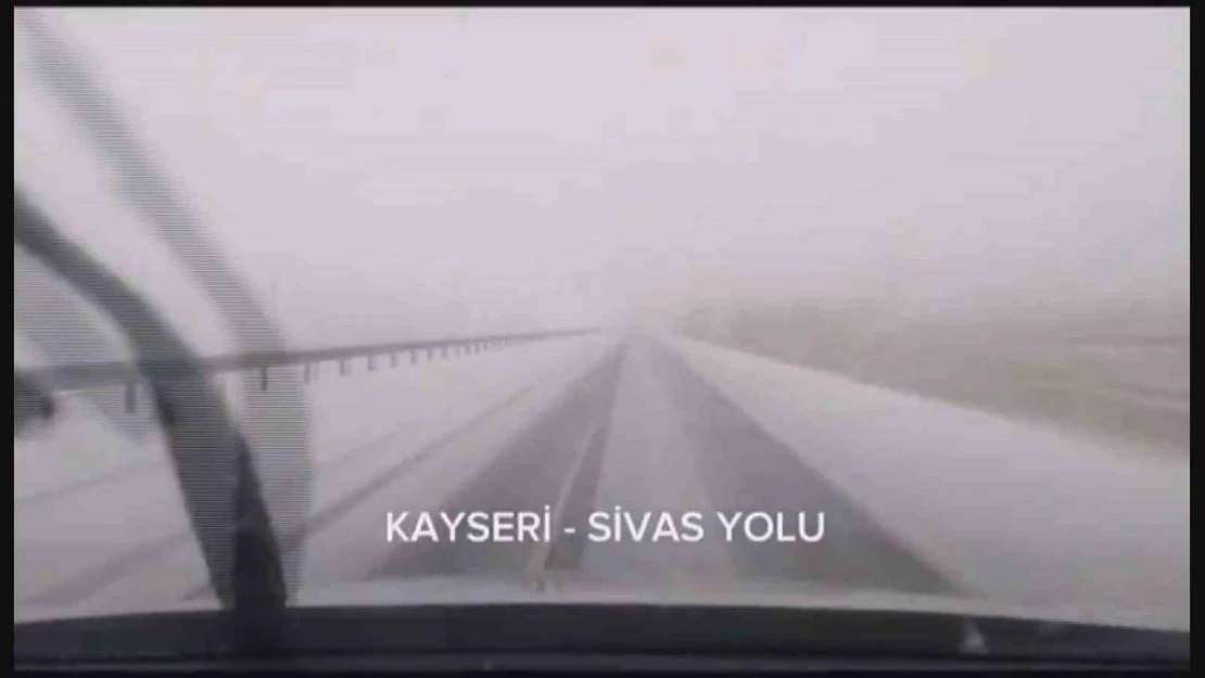 Polis ekiplerinden yol durum bilgilendirmesi