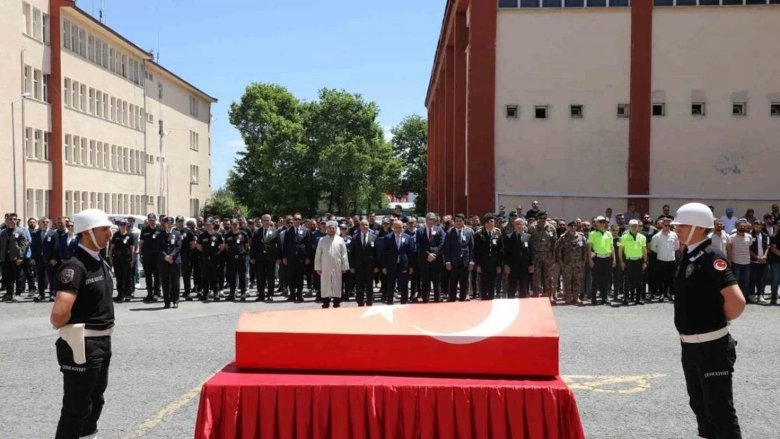 Polis memuru İsmail Erdem Aksoy için Ağrı'da cenaze töreni düzenlendi