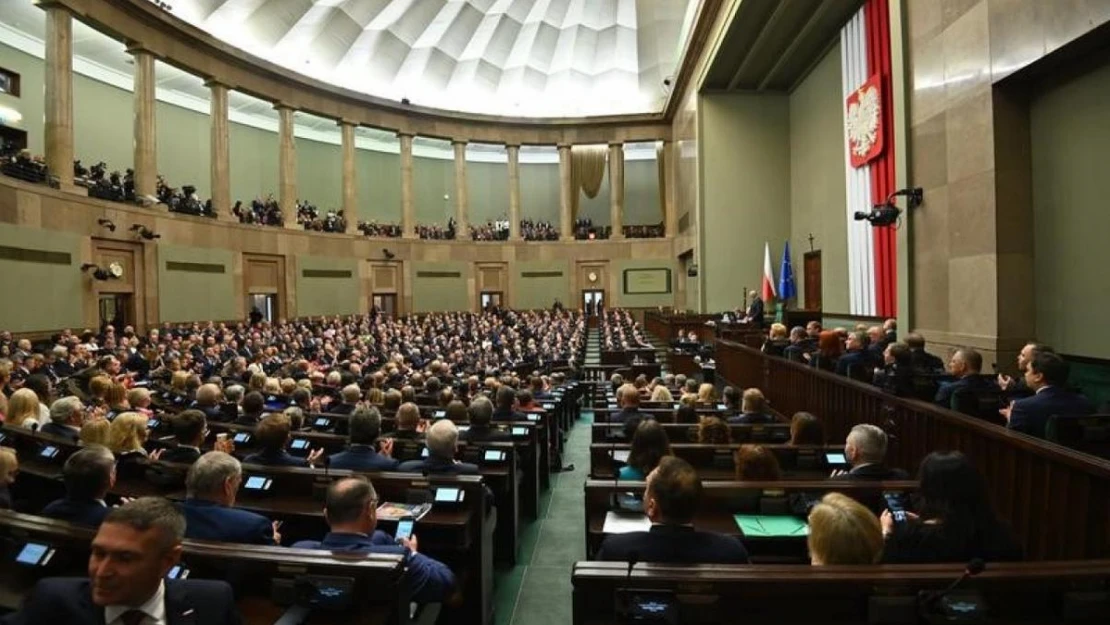 Polonya Cumhurbaşkanı Duda, hükümeti kurma görevini Morawiecki'ye verdi