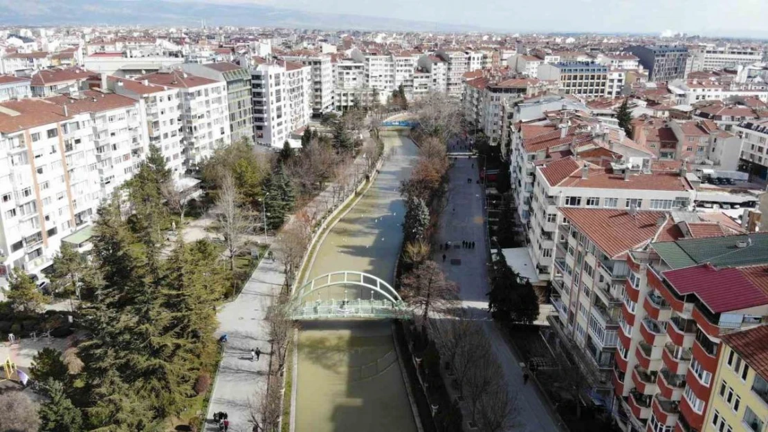 Porsuk Çayı'nın rengi yağışlar sonrası değişti