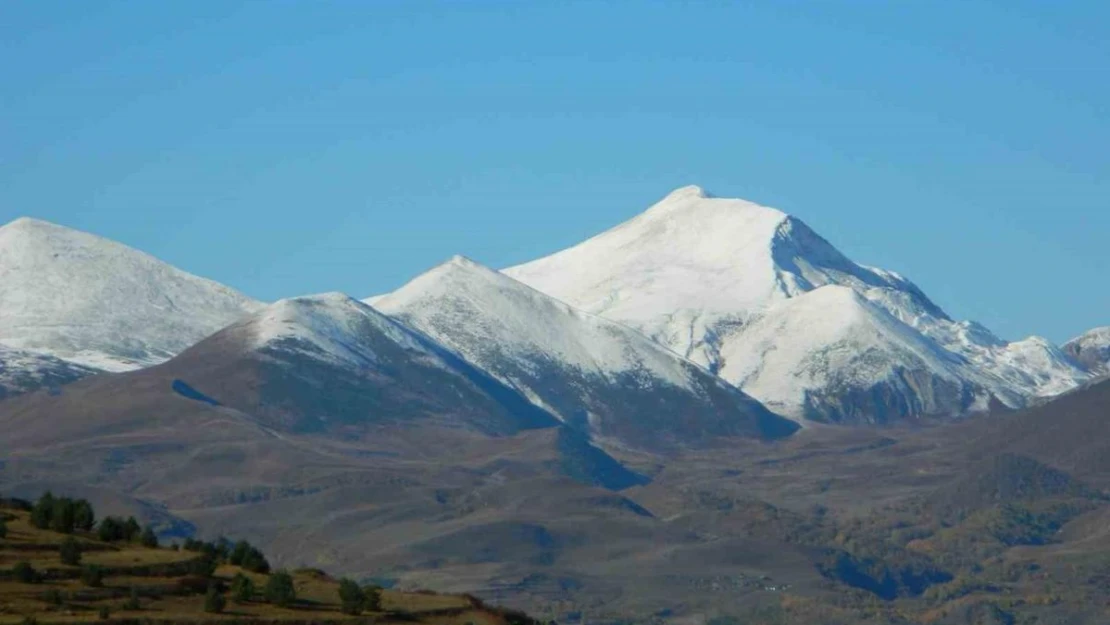 Posof'ta dağlar beyaza büründü