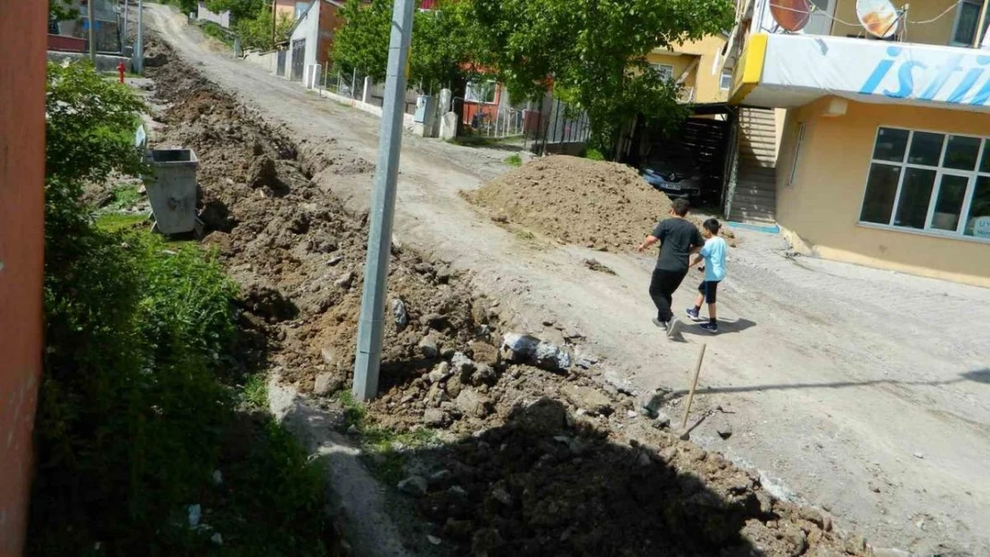 Posof'ta doğalgaz alt yapı çalışmaları sürüyor