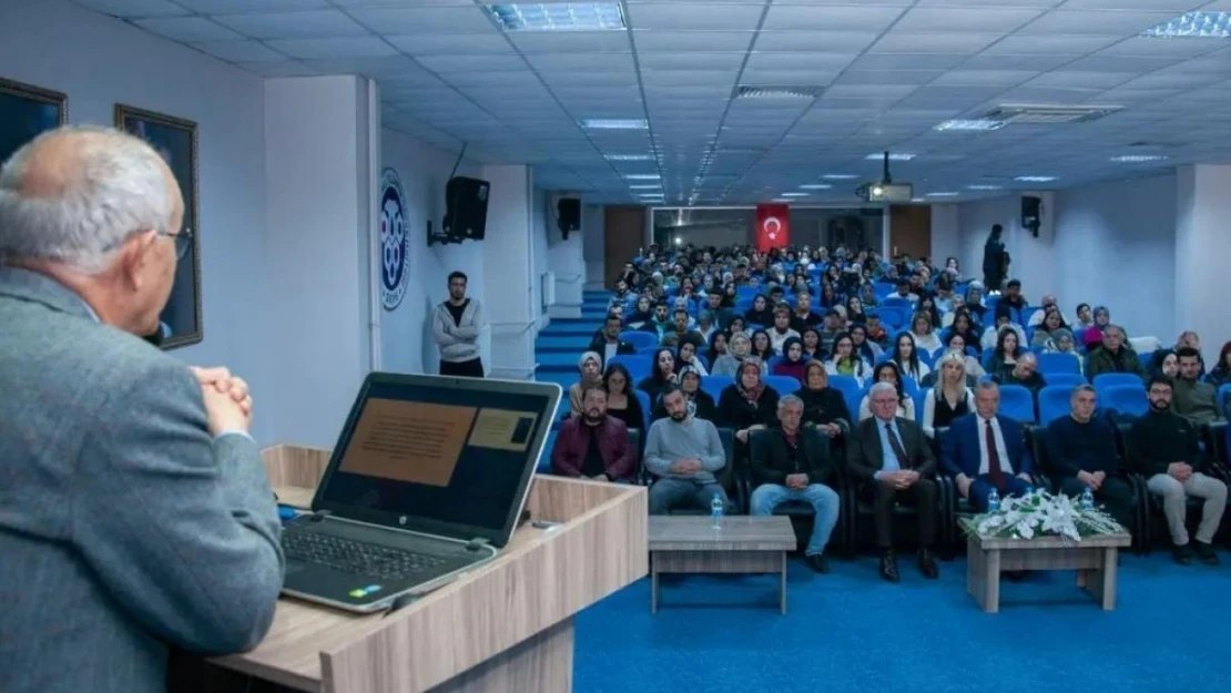 Prof. Dr. Kafkasyalı tarafından Geçmişten Günümüze Türk Kadını konferansı verildi