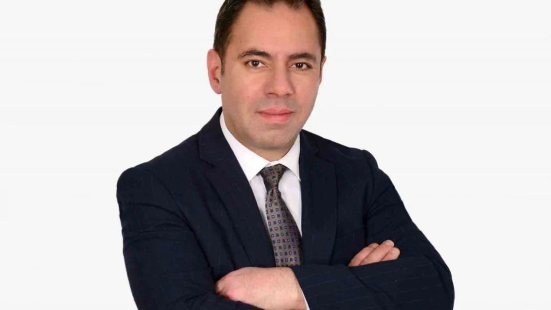 Prof. Dr. Ötüken Senger MHP'den Kars Belediye Başkanı seçildi