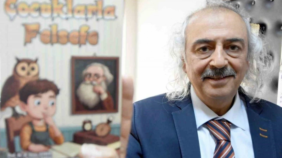 Prof. Dr. Özden'den, 'Çocuklarla Felsefe' kitabı