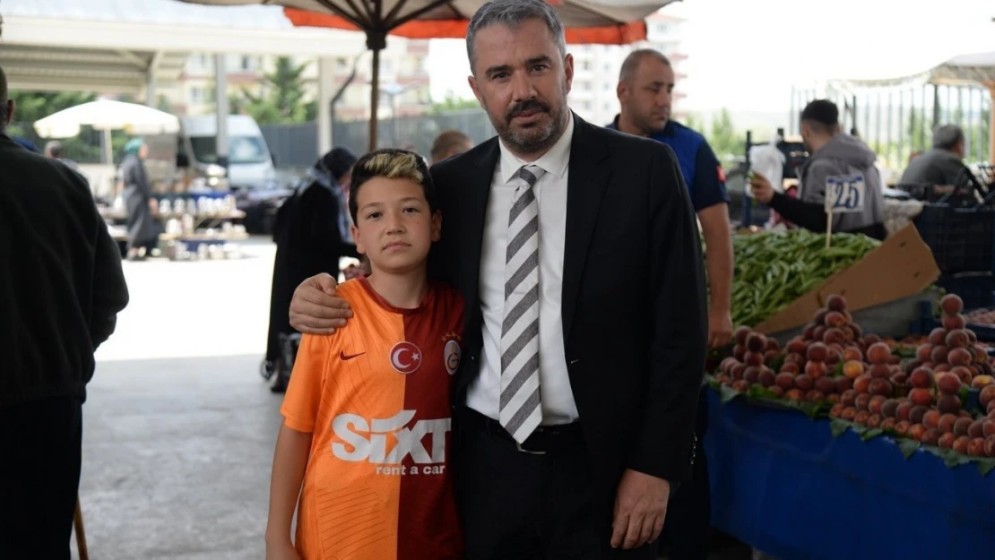 Pursaklar Belediye Başkanı Çetin'den pazar ziyareti