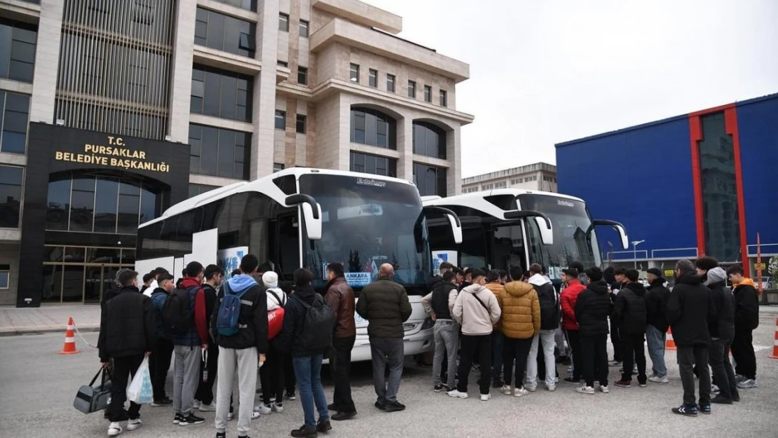 Pursaklar'da genç kampçılar yola çıktı