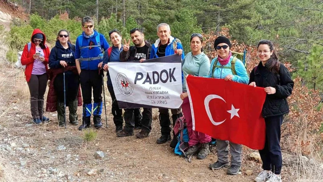 Pusula Arama Kurtarma ve Doğa Sporları Kulübü Tavşanlı ilçesinde yürüyüş düzenledi