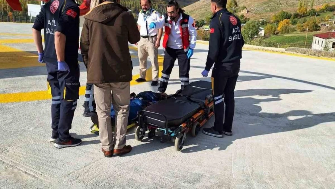 Rahatsızlanan hamile kadın ambulans helikopterle hastaneye ulaştırıldı