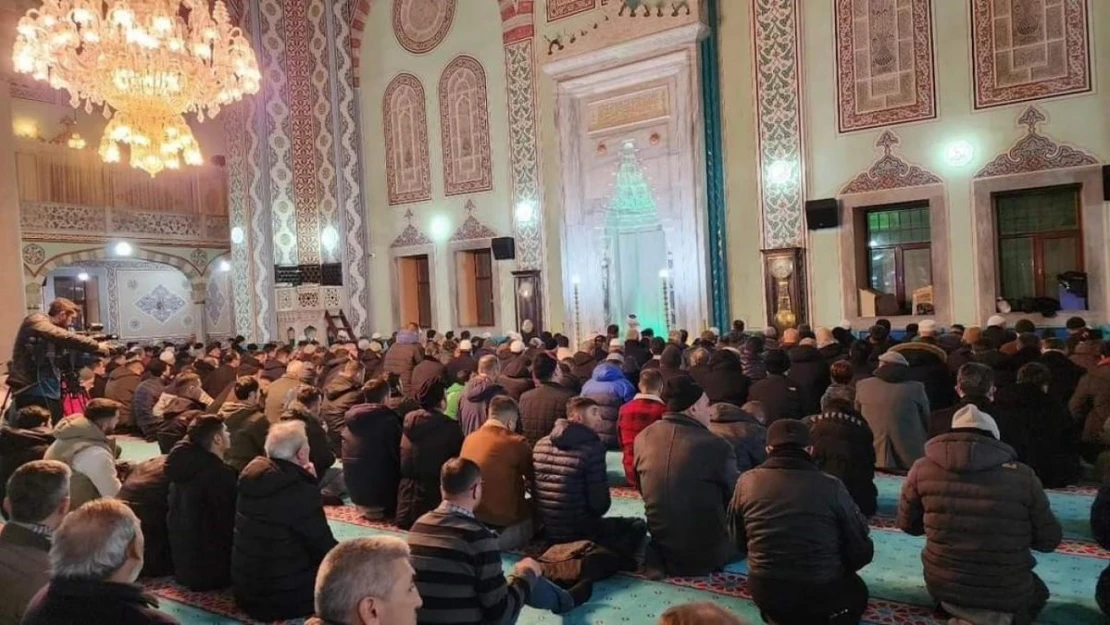 Reşadiye Camii'nde Regaip Kandili coşkusu