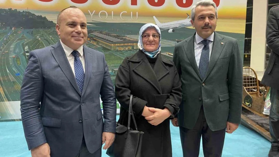 Rize-Artvin Havalimanı'nın 1 milyonuncu yolcusu törenle karşılandı