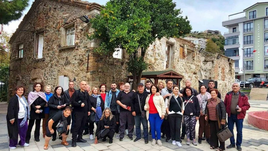 Rum mübadillerin torunları dedelerinin göç ettiği Esenköy'ü gezdi