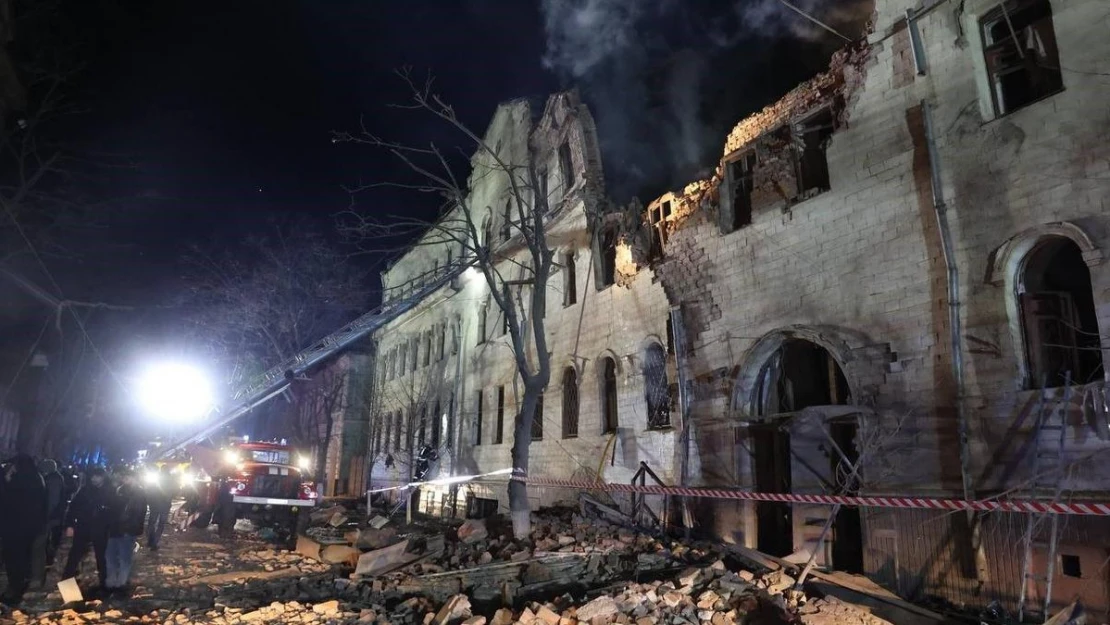 Rusya Harkov'da yerleşim bölgesini vurdu: 17 yaralı