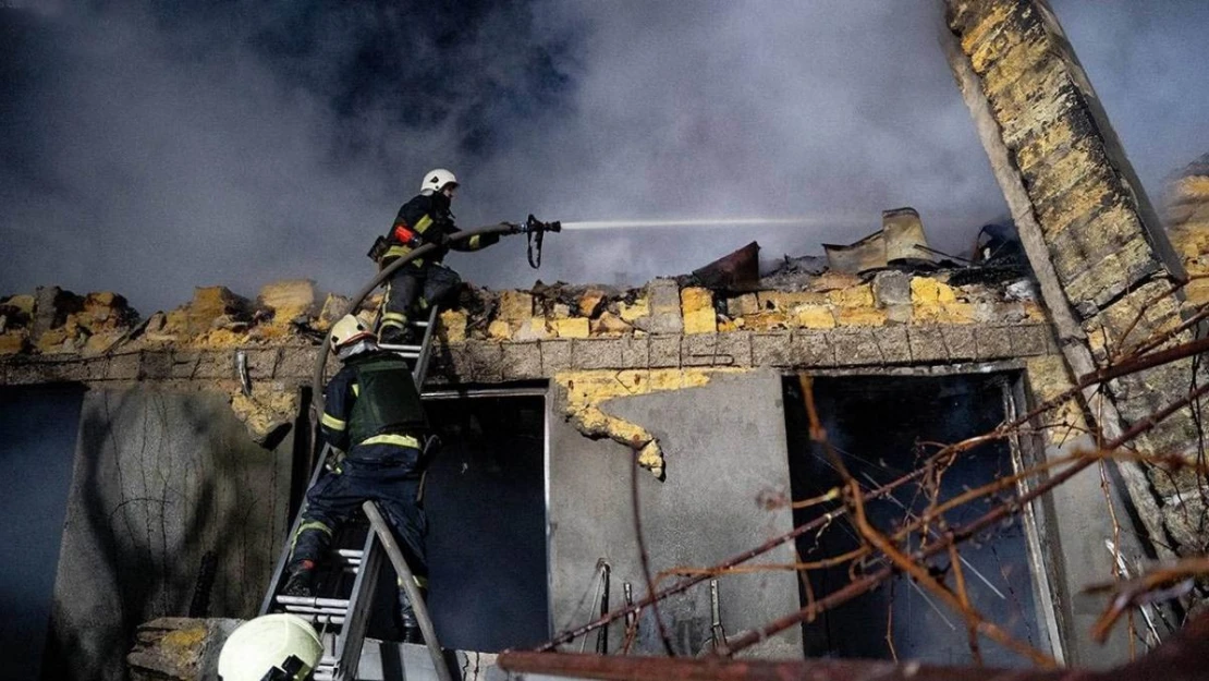 Rusya, Ukrayna'nın doğusu ile güneyini vurdu: 4 ölü, 8 yaralı