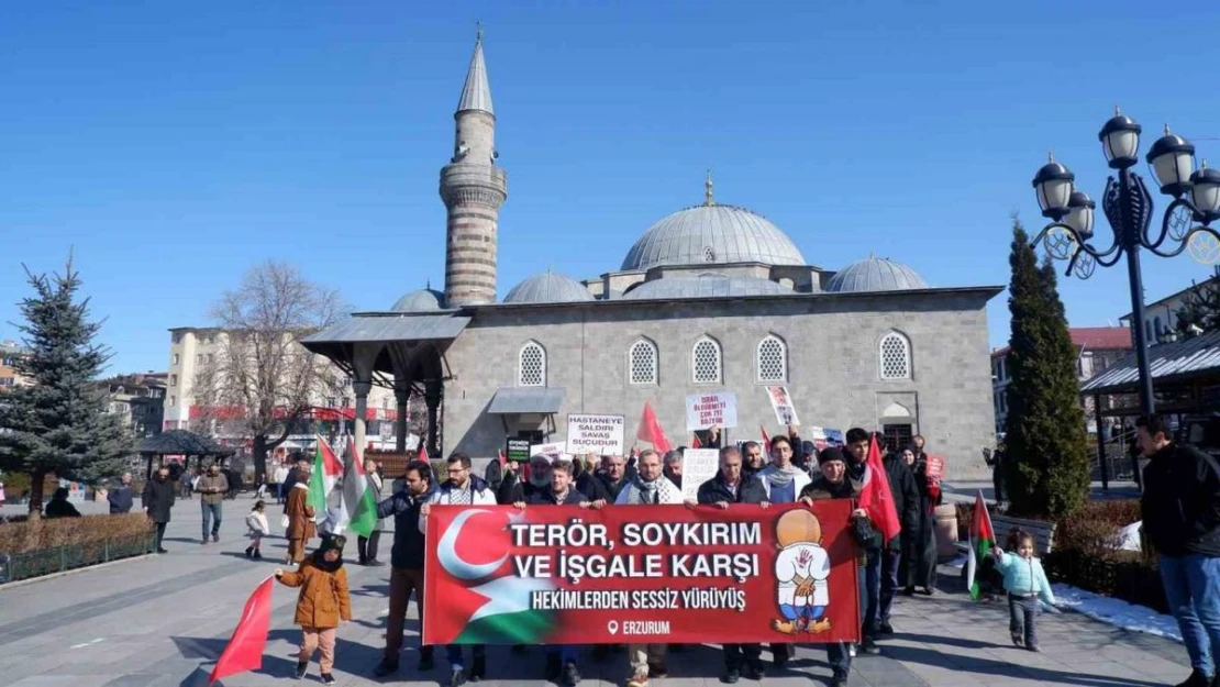 Sağlıkçılar Erzurum'da Gazze için yürüdü