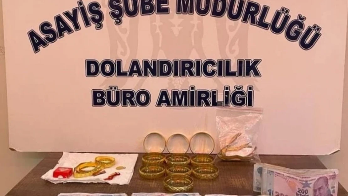 Sahte altınla kuyumcuları dolandıran 2 kişi yakalandı