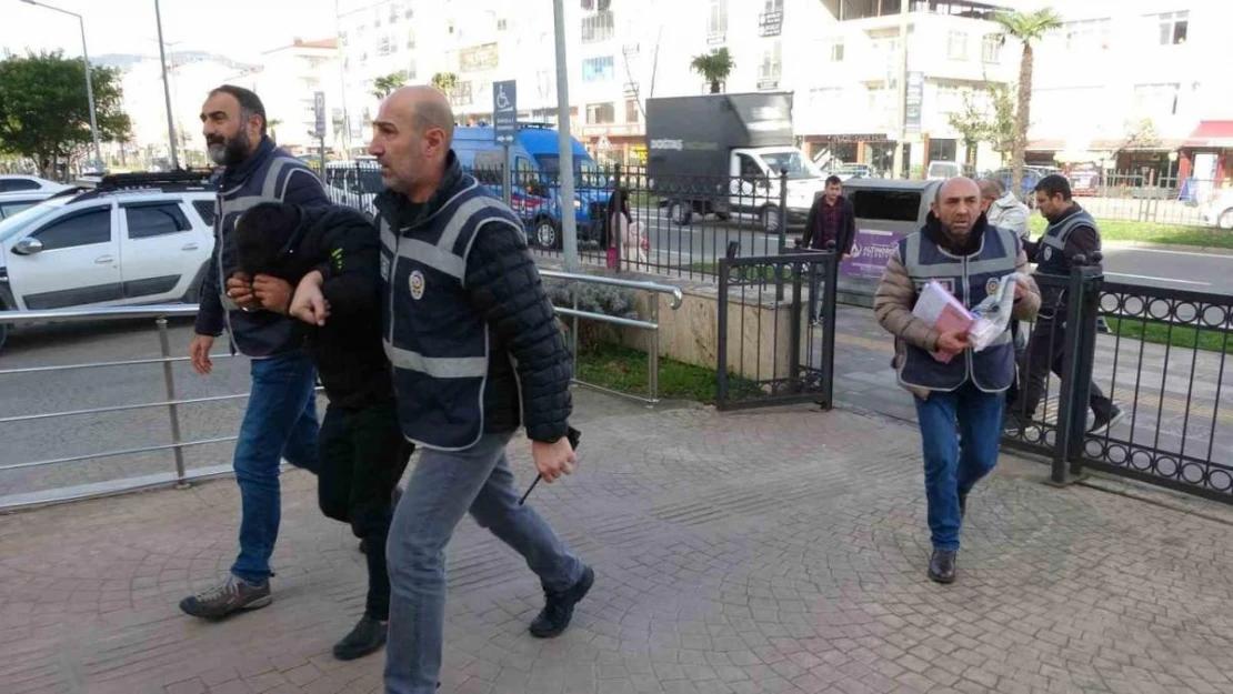 Sahte Cumhuriyet altını ile kuyumcuları dolandıran şahıs tutuklandı