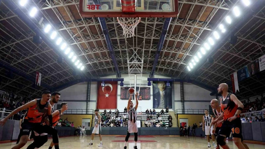 Sakarya Büyükşehir basket ikinci yarıya galibiyetle başladı: 71-91