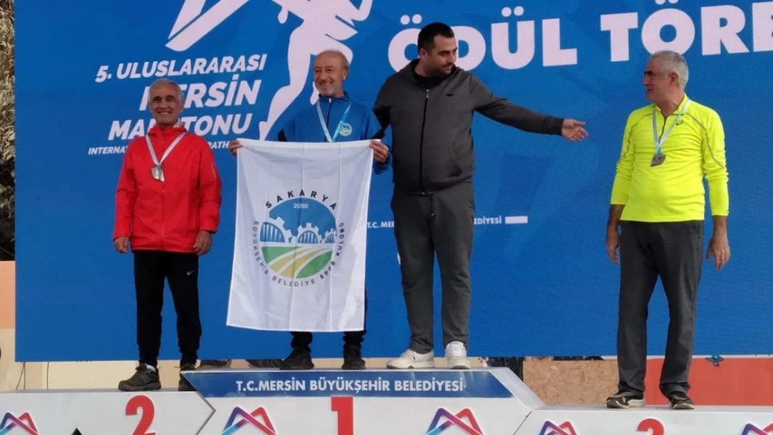 Sakarya Büyükşehir sporcusundan şampiyonluk geldi