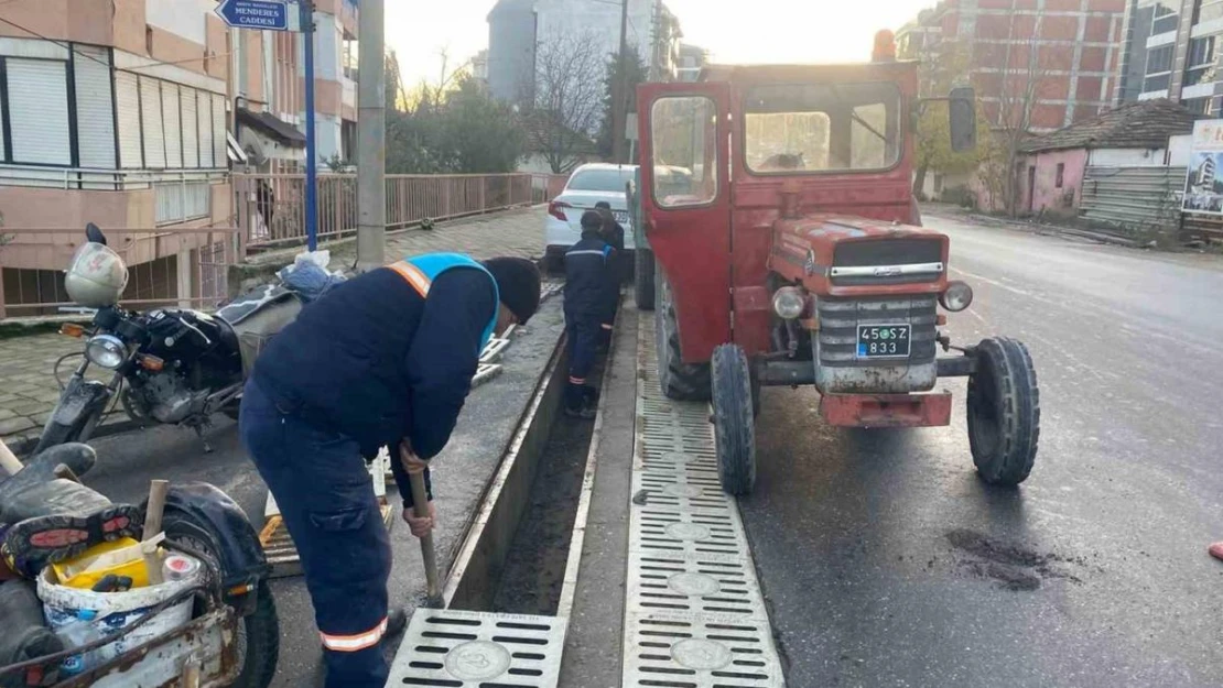 Salihli'de taşkın önlemlerine devam