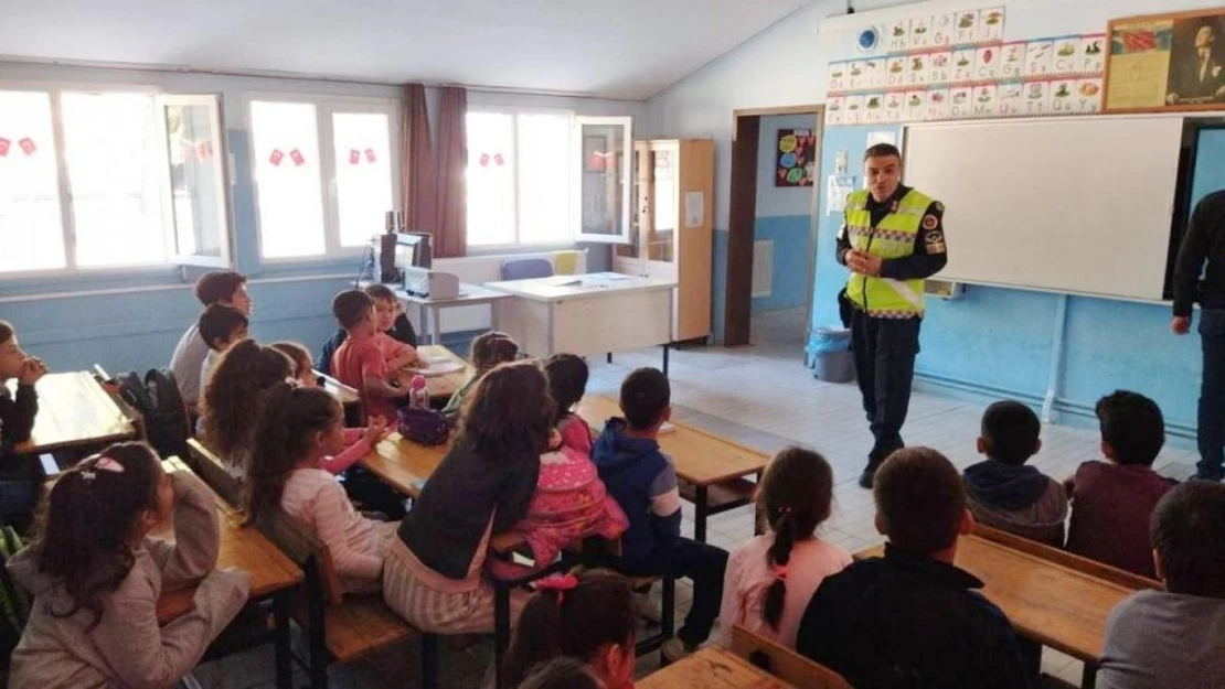 Salihli jandarmadan öğrencilere eğitim