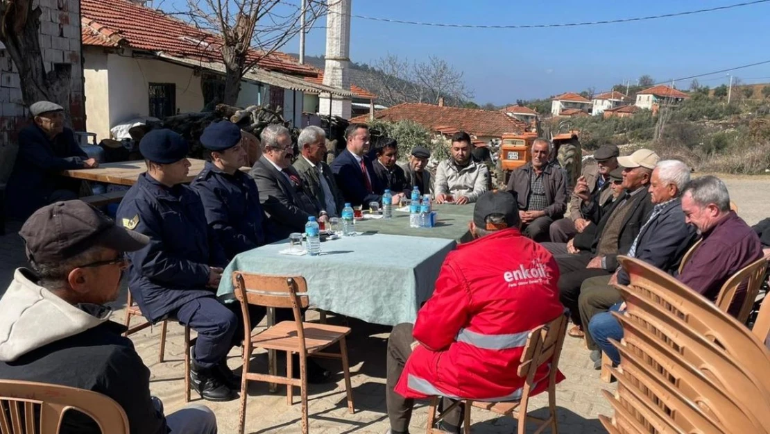 Salihli Kaymakamı Sağlam vatandaşların sorun ve taleplerini dinledi