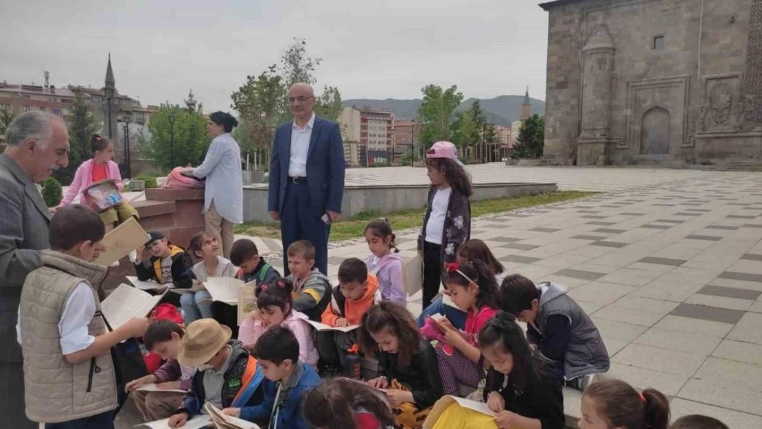 Saltuklu Hoca, miniklere Saltuklu eserlerini tanıttı