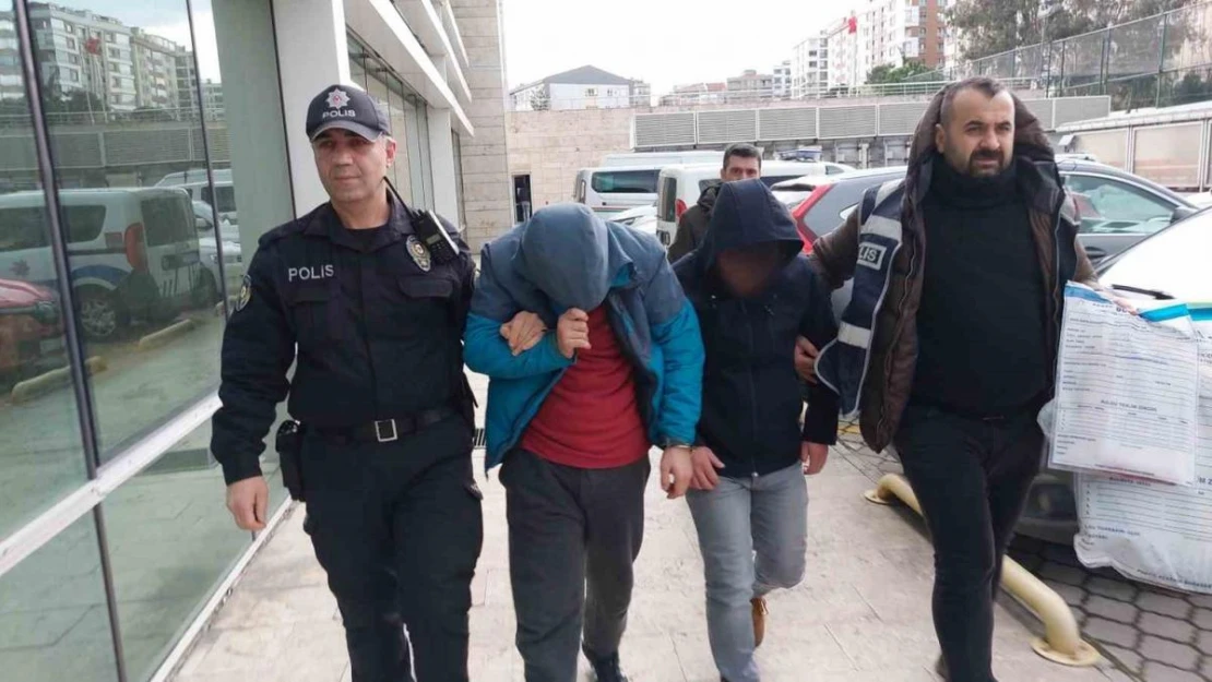 Samsun'da araçlardan mazot çalan 2 kişi devriye gezen polisin dikkati sayesinde yakalandı