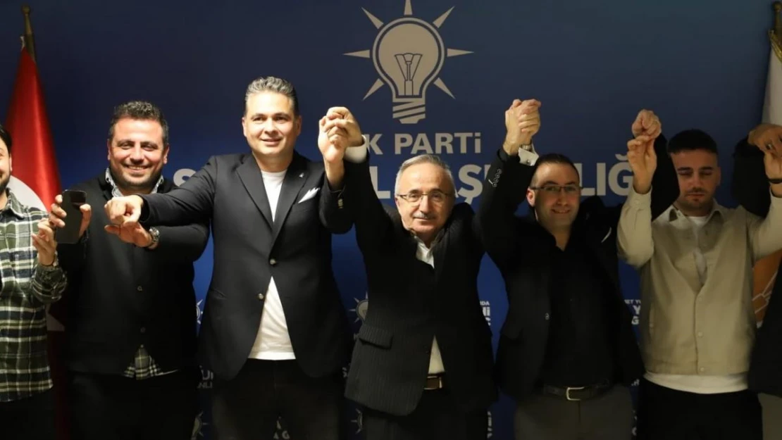 Samsun'da İYİ Parti'den istifa eden 11 kişi AK Parti'ye geçti