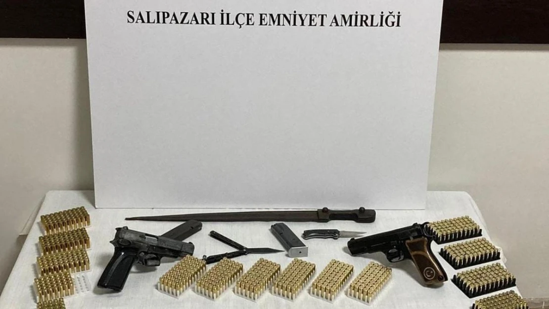 Samsun'da ruhsatsız silah ve fişek ele geçirildi: 2 gözaltı