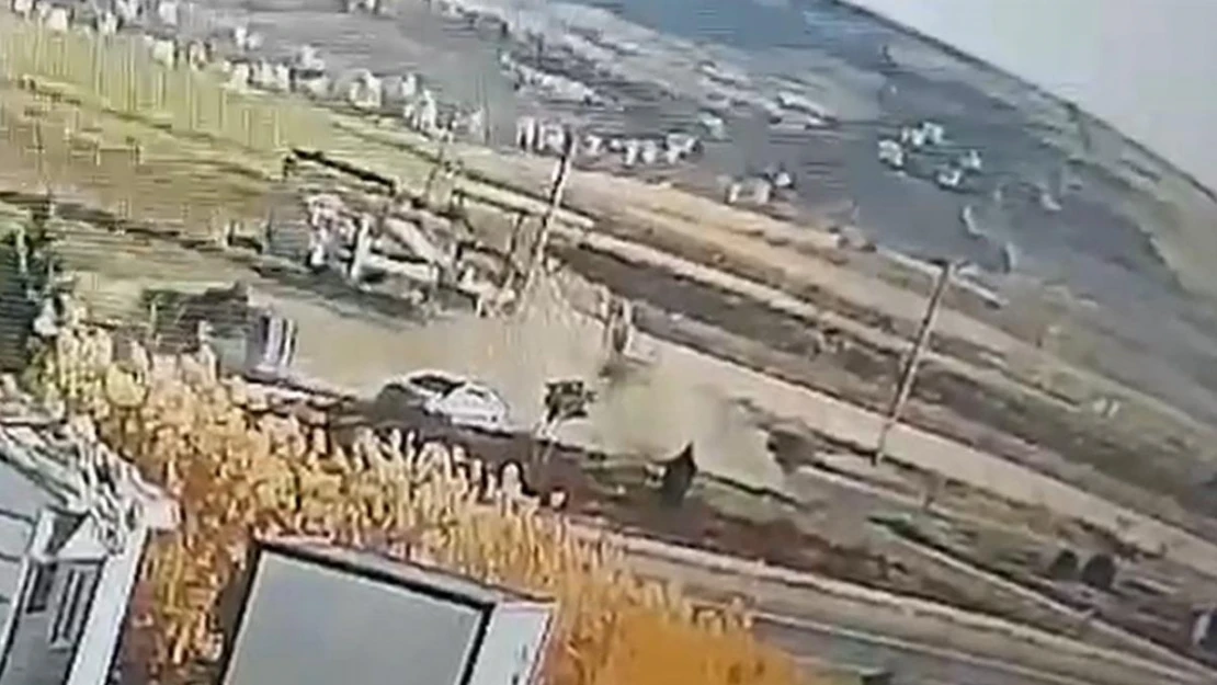 Şanlıurfa'da 2 kişinin yaralandığı kaza anı kamerada