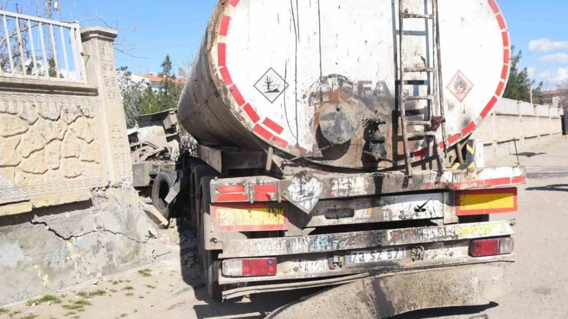 Şanlıurfa'da trafik kazası: 1 ölü, 2 yaralı