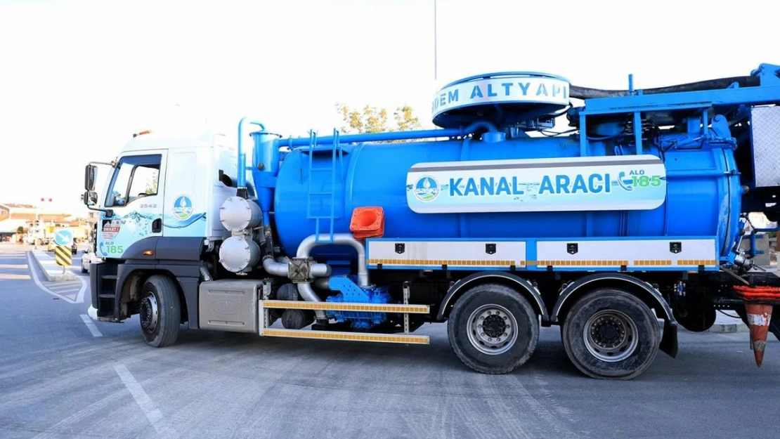 Sapanca'da altyapı hatları temizleniyor