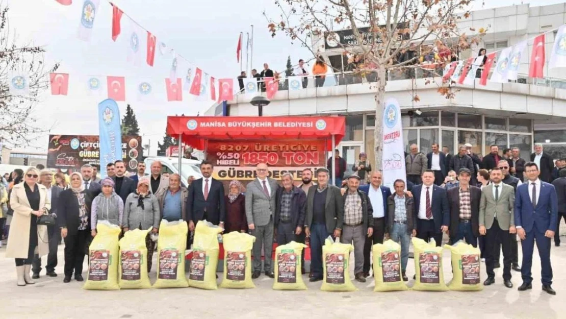 Sarıgöl'de 375 üreticiye 65 ton gübre desteği