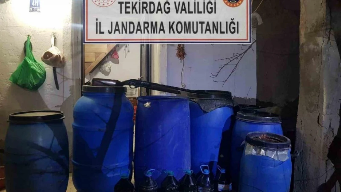 Şarköy'de 1 ton 150 litre el yapımı şarap ele geçirildi