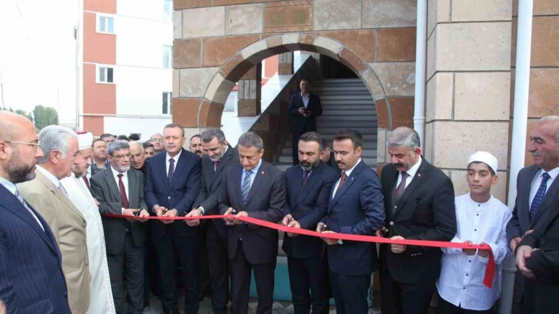 Şehidin vasiyeti olan cami ve yatılı hafızlık Kur'an kursu ibadete açıldı