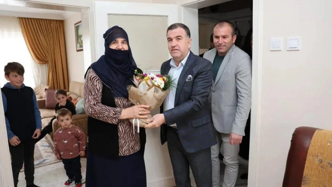 Şehit ailelerine ve gazilere ziyaretler devam ediyor