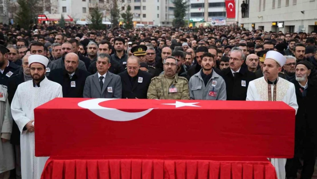 Şehit Aslan son yolculuğuna uğurlandı