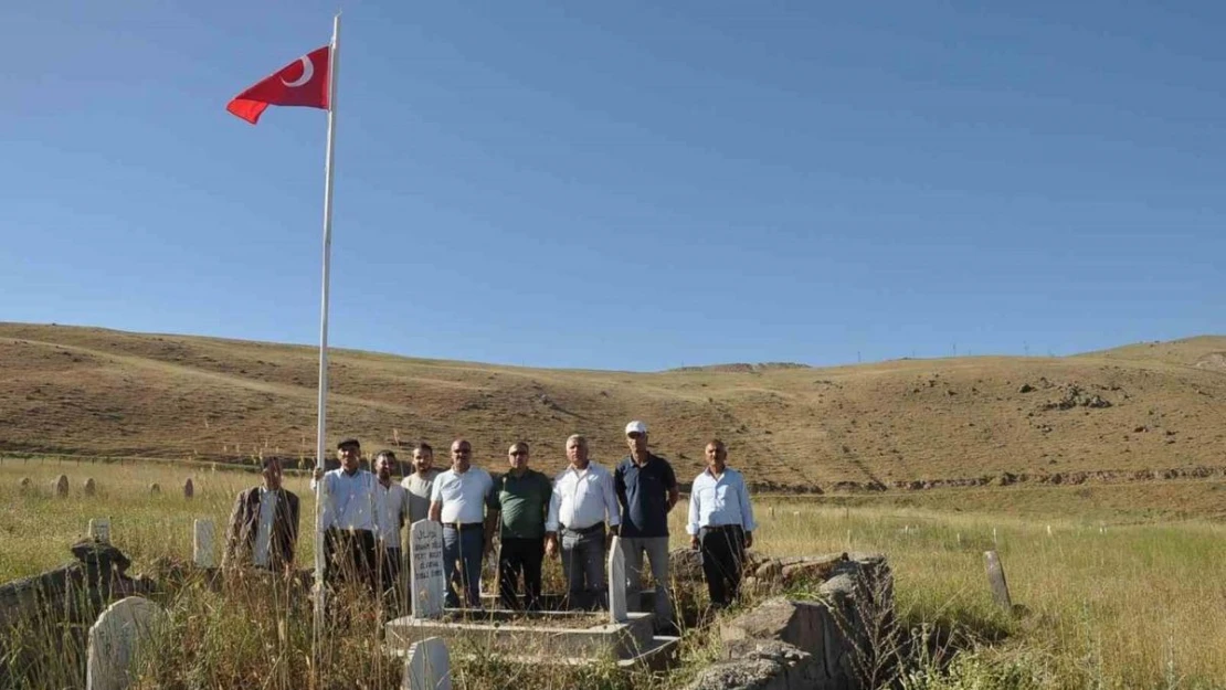 Şehit Bulut kabri başında anıldı