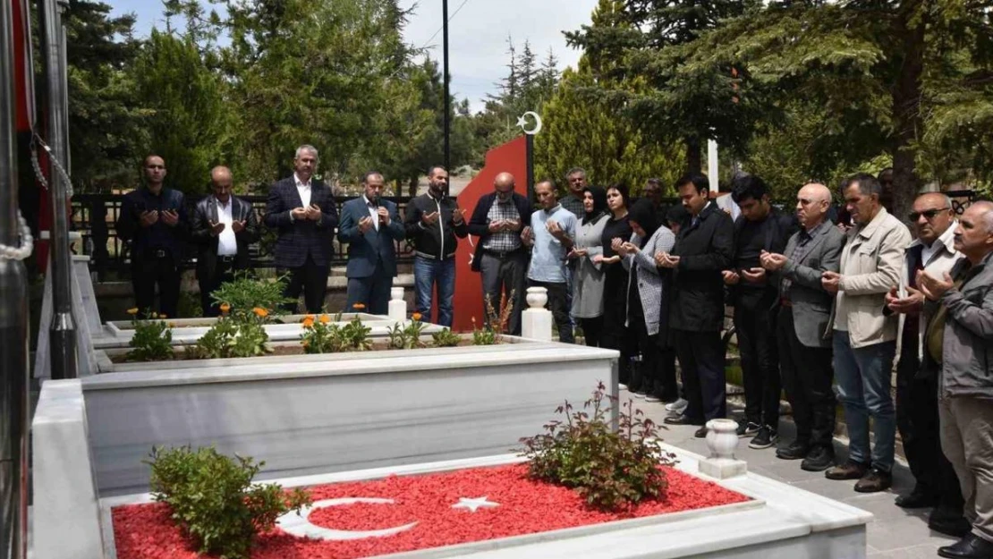 Şehit Murat Sarıgül, şehadetinin 7'inci yılında kabri başında anıldı