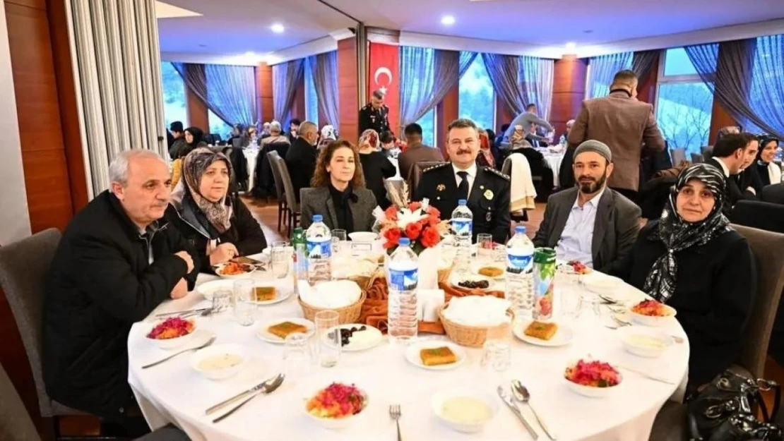 Şehit yakınları ve gaziler iftar sofrasında buluştu